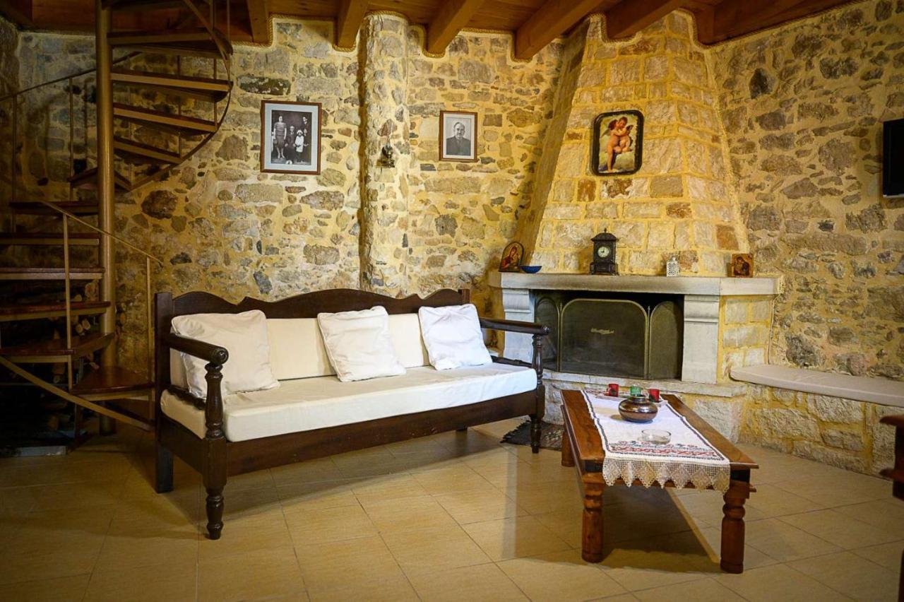 Traditional Stone Mezonete Krousonas  Luaran gambar
